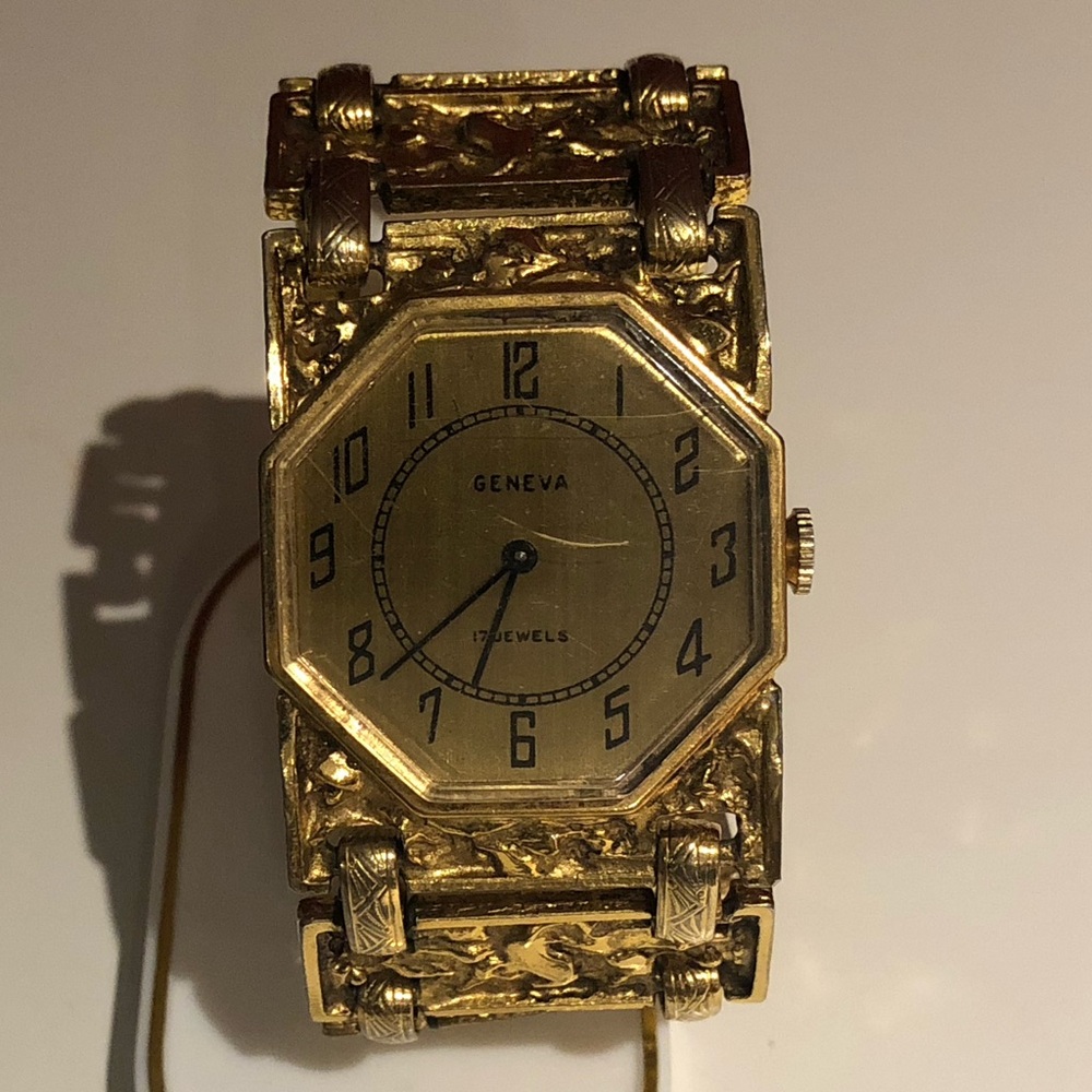 Geneva vintage gold tone 17 jewel watch